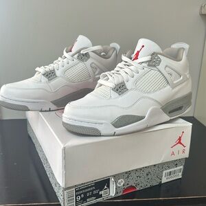 Men’s Nike Air Jordan 4 retro size 9.5